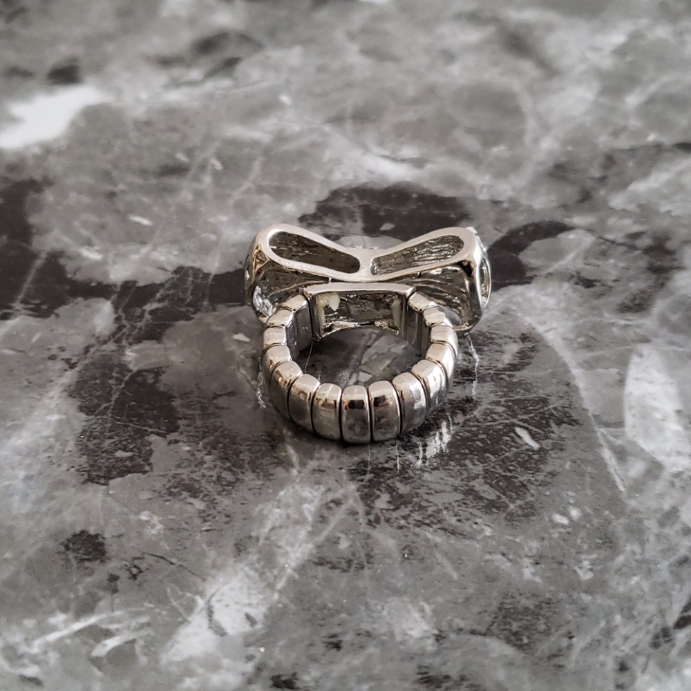 Ring - Picture 3 of 4